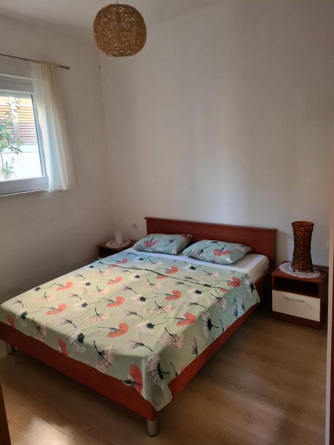 Apartman Julka Sukošan Exteriér fotografie